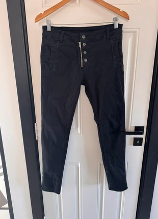 Black skinny jeans, condition: Very good, size: L / 40 / 12, €3.50, €4.38 includes Buyer Protection