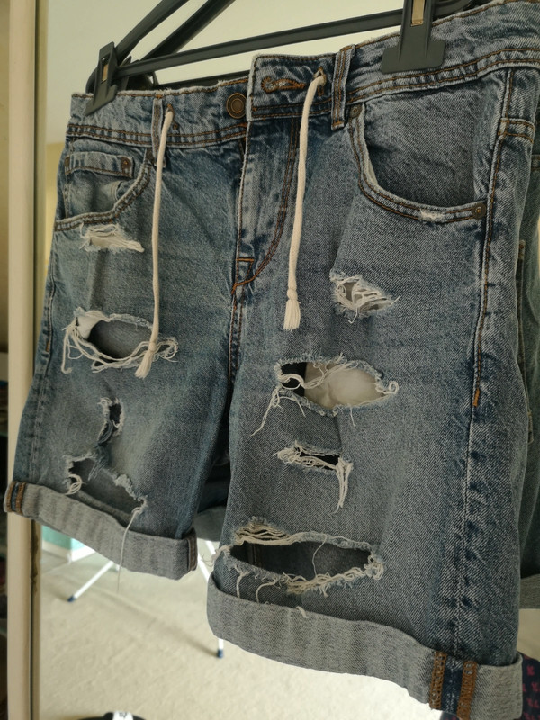 Short jean discount troué