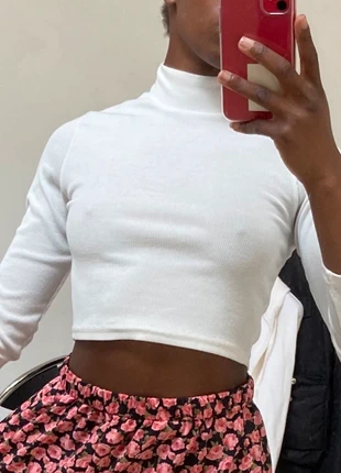 Pull court à col roulé blanc , brand: Depop, condizioni: Nuovo senza cartellino, taglia: XS / IT 38 / EU 34, €12.00, €13.30 include la Protezione acquisti