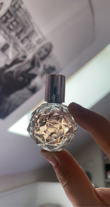 النسبة المئوية عازمة لفهم Ariana Grande Perfumy Mav Madeinitaly It