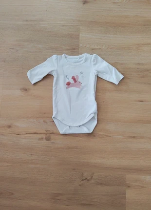 Mädchenbody, marke: Name It, zustand: Sehr gut, größe: 1-3 Monate / 56, 2,50 €, 3,33 € inklusive Vinted-Käuferschutz