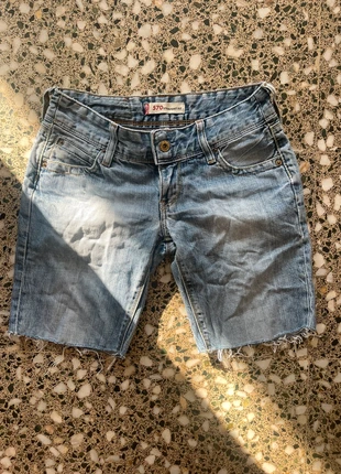 Pantones cortos shorts vaqueros vintage Levi’s  straight fit, marque: Levi's, état: Très bon état, taille: S / 36 / 8, 4,00 €, 4,90 € Protection acheteurs incluse