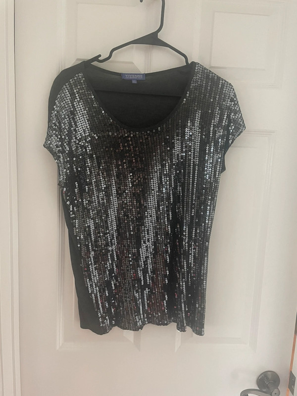 Vivienne by Vivienne Tam Silver Gray Sequined Top, size XS. 2