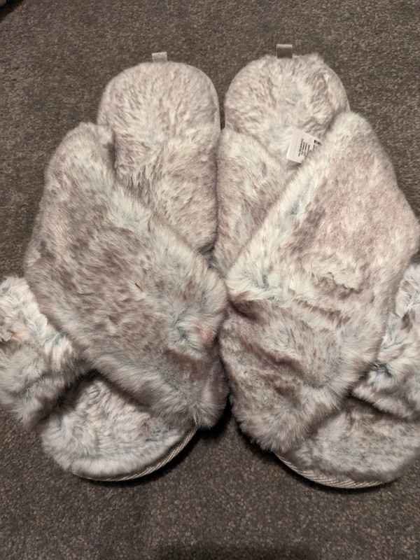 Fluffy slippers made from recycled plastic bottles 1