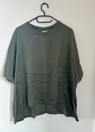 T-Shirt Johanna, merk: Johanna, staat: Heel goed, maat: L / 40 / 12, € 16,00, € 17,50 inclusief Kopersbescherming