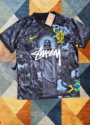 Stüssy x Nike x Brazil Y2K "Christ the Redeemer", brand: Nike x Stüssy, condizioni: Nuovo con cartellino, taglia: M, €38.78, €41.42 include la Protezione acquisti