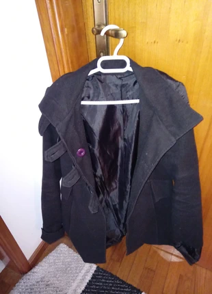 Casaco preto - tamanho S, marca: Local, estado: Satisfatório, tamanho: S / 36 / 8, €3.00, €3.85 inclui Proteção do Comprador