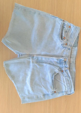 Short en jean Femme Levi's bleu clair asymétrique en taille W33 42 44 L, marque: Levi's, état: Bon état, taille: XL / 42 / 14, 22,00 €, 23,80 € Protection acheteurs incluse