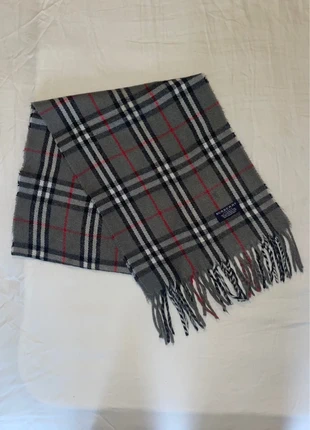 Écharpe Burberry, brand: Burberry, condizioni: Ottime, €35.00, €37.45 include la Protezione acquisti