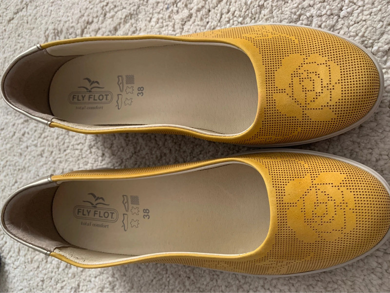 Wide fit 2025 mustard shoes