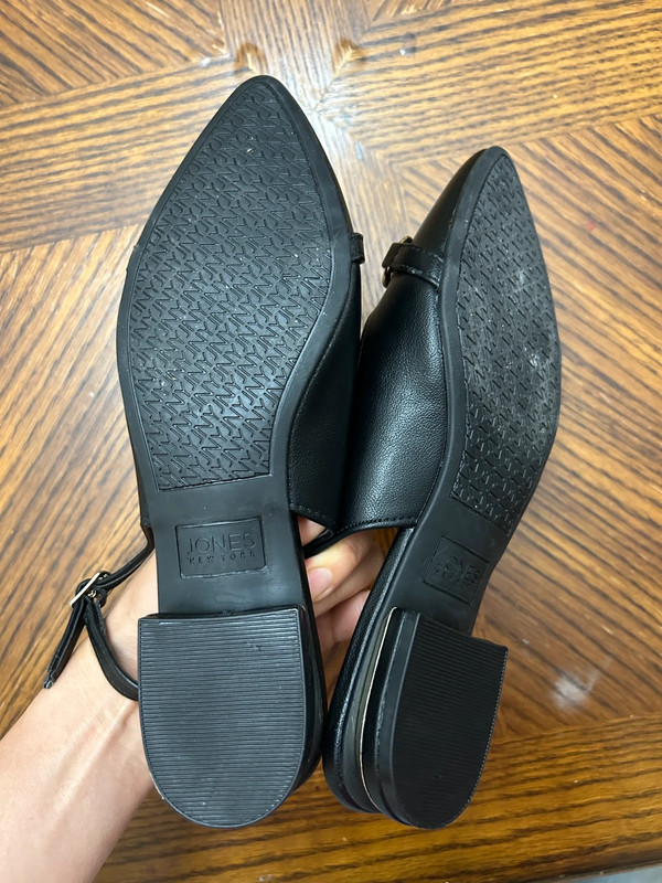 NEW Jones New York women shoes size 7 4