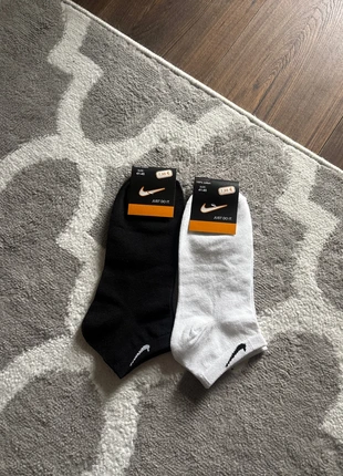 Nike socks 2 pairs (black & white) 41-45eu, marque: Nike, état: Neuf avec étiquette, taille: M | 43–46, 6,00 €, 7,00 € Protection acheteurs incluse