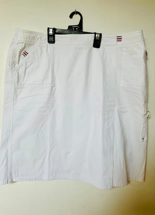 Jupe Droite M&S Mode Blanche Taille 48 , marke: M&S Mode, zustand: Sehr gut, größe: 4XL / 48 / 20, 15,00 €, 16,45 € inklusive Vinted-Käuferschutz
