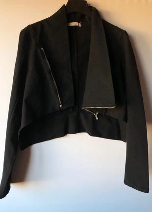 Giacchetta nera elegante asimmetrica, brand: Milano, condizioni: Nuovo senza cartellino, taglia: S / IT 40 / EU 36, €11.00, €12.25 include la Protezione acquisti
