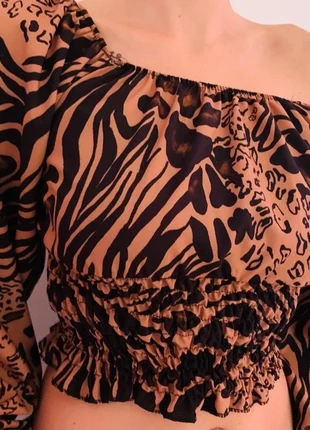 Maglia Donna nuova taglia unica, brand: Donna, condizioni: Nuovo senza cartellino, taglia: Taglia unica, €1.00, €1.75 include la Protezione acquisti