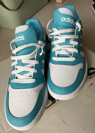 Sublime paire de baskets, taille 40 2/3, Adidas Hoops 3.0W, merk: adidas, staat: Nieuw met prijskaartje, maat: 40.5, € 36,50, € 39,03 inclusief Kopersbescherming