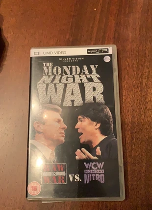 Wwe The Monday Night War UMD, merk: raw wcw, staat: Heel goed, € 12,00, € 13,30 inclusief Kopersbescherming