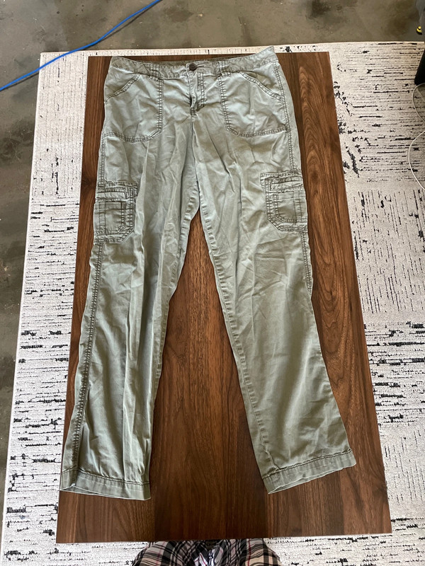 Light green cargo pants 1