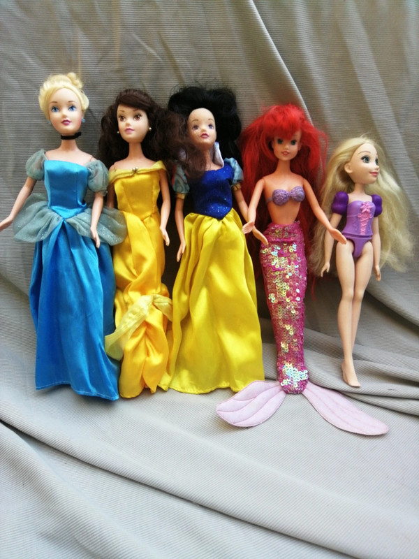 Lot barbie princesse Disney