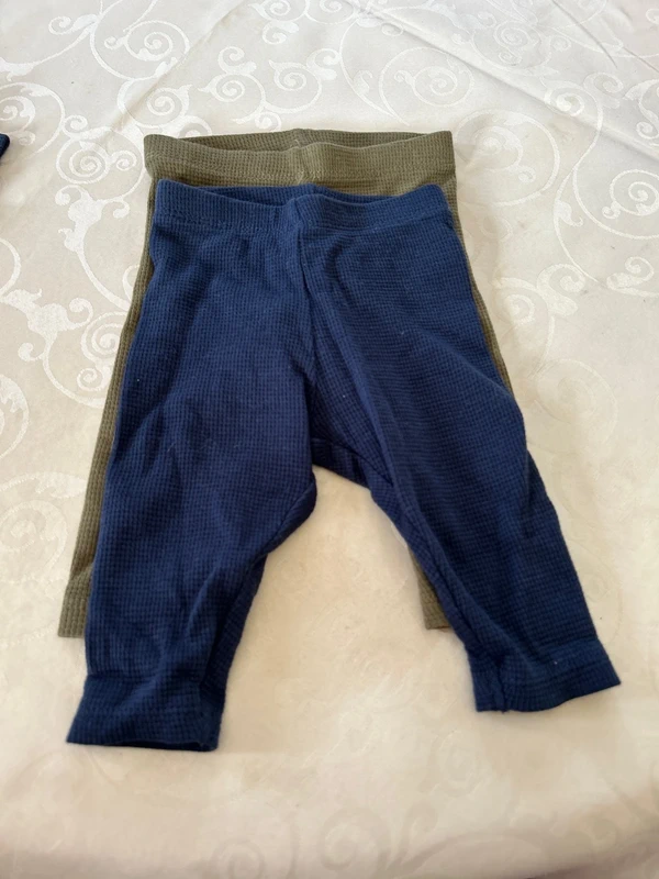 Lot teeshirt + pantalons bébé garçon Primark - 1/3 mois - photo numéro 2