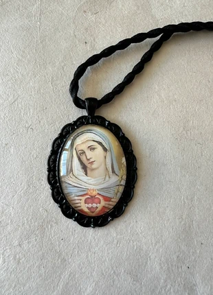 Collier pendentif vierge Marie vintage rétro ancien créatrice camée noir, marque: Vintage Dressing, état: Très bon état, 5,00 €, 5,95 € Protection acheteurs incluse