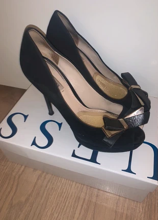 Talons noirs Guess , marque: GUESS, état: Très bon état, taille: 38, 50,00 €, 53,20 € Protection acheteurs incluse