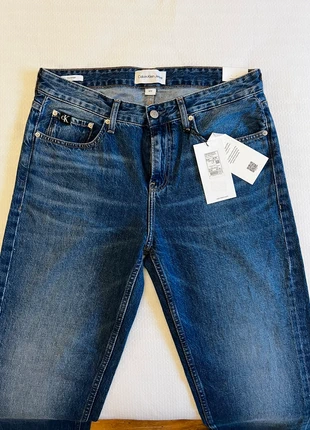Jeans 90’s Straight Calvin Klein, brand: Calvin Klein, condizioni: Nuovo senza cartellino, taglia: IT 40 | W30, €45.00, €47.95 include la Protezione acquisti
