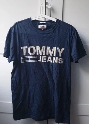 Tommy T-Shirt, merk: Tommy Hilfiger, staat: Heel goed, maat: M, € 8,00, € 9,10 inclusief Kopersbescherming