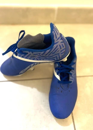 Chaussures crampons de foot bleu enfant taille 35, estado: Muito bom, tamanho: 35, €5.90, €6.90 inclui Proteção do Comprador