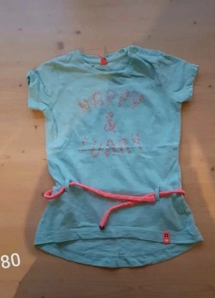 Lang tshirt/kleedje met riempje. 80, staat: Goed, maat: 12-18 maanden / 80 cm, € 1,00, € 1,75 inclusief Kopersbescherming