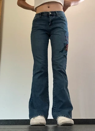 y2k bootcut lowrise flower print Schlagehose flare leg Jeans Gr. XS, zustand: Gut, größe: XS / 34 / 6, 35,00 €, 37,45 € inklusive Vinted-Käuferschutz