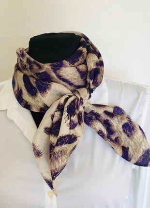 Magnifique carré One Step imprimé léopard excellent état, merk: One step, staat: Heel goed, € 42,00, € 44,80 inclusief Kopersbescherming