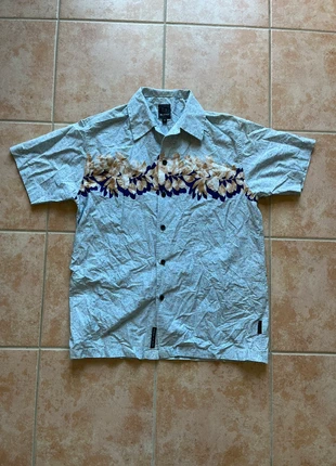 Vintage floral patterns summer shirt, marque: Vintage Dressing, état: Très bon état, taille: S, 9,00 €, 10,15 € Protection acheteurs (Pro) incluse