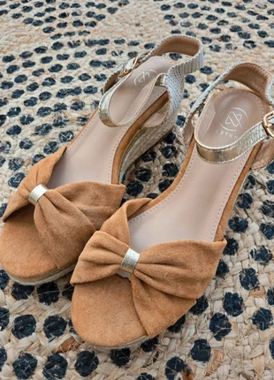 Magnifique sandales compensées taille 39, brand: ERYNN, condition: Very good, size: 39, €14.90, €16.35 includes Buyer Protection Pro