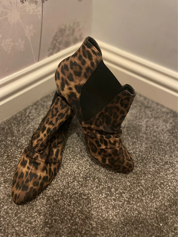 M and s sale leopard print boots