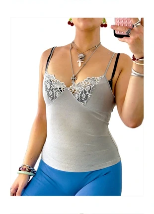 Silver Slipdream: Lace-Trim Shimmer Cami cross back detail, merk: BARBARA, staat: Heel goed, maat: S / 36 / 8, € 13,00, € 14,35 inclusief Kopersbescherming