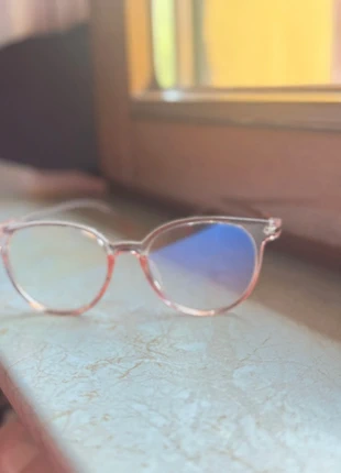 Modische Brille mit transparenten Gläsern und zarter rosafarbener Fassung., merk: Sonstiges, staat: Heel goed, € 2,00, € 2,80 inclusief Kopersbescherming