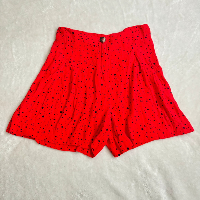 Zara womens shorts size 6 highwaist red color Polka dots 1