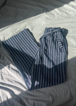 Pantalon avec ceinture, merk: H&M, staat: Heel goed, maat: XS / 34 / 6, € 5,00, € 5,95 inclusief Kopersbescherming