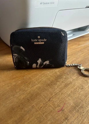 Porte monnaie Kate Space bleu marine, marque: Kate Spade, état: Bon état, 15,00 €, 16,45 € Protection acheteurs incluse