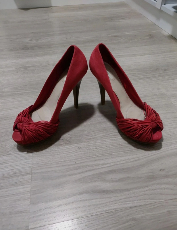 Deambular exégesis oración Zapatos rojos tacón Zara. Talla 39. - Vinted