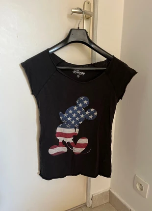 T-shirt Disney, merk: Disney, staat: Heel goed, maat: S / 36 / 8, € 1,00, € 1,75 inclusief Kopersbescherming