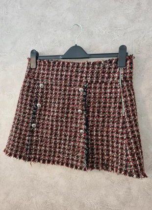 Zara size medium plaid boucle red black skirt exposed zip blogger, brand: Zara, condition: Very good, size: M / UK 12-14, £12.00, £13.30 includes Buyer Protection