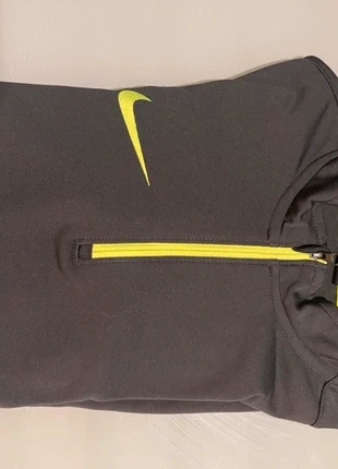Haut nike, merk: Nike, staat: Heel goed, maat: S, € 25,00, € 26,95 inclusief Kopersbescherming
