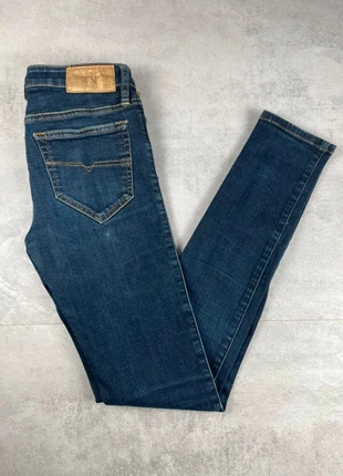 Jean Diesel coupe skinny W26 FR36 style vintage streetwear jean brut industriel, marque: Diesel, état: Très bon état, taille: S / 36 / 8, 21,00 €, 22,75 € Protection acheteurs (Pro) incluse