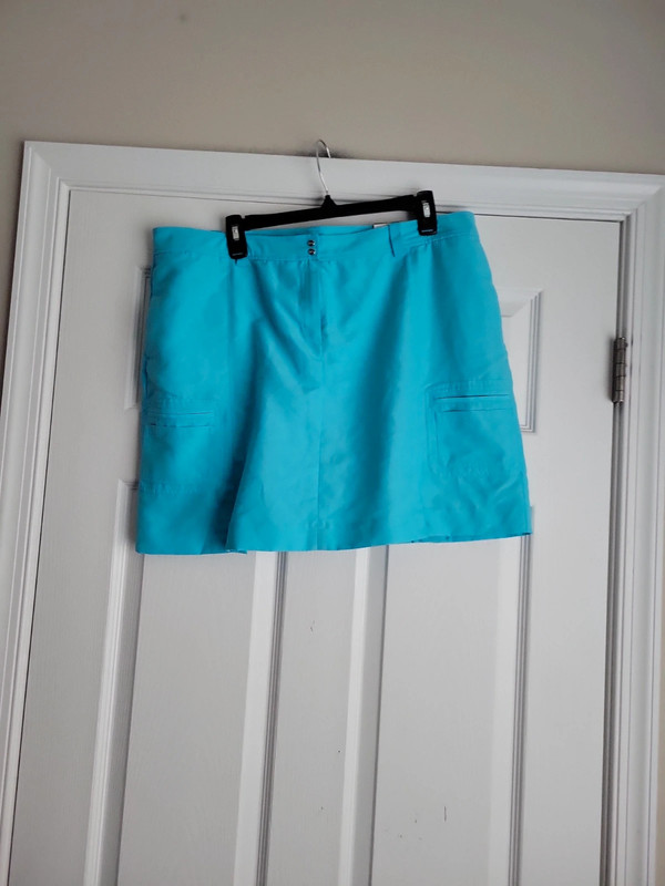 NWT Izod Xtreme Function Golf Skort 1