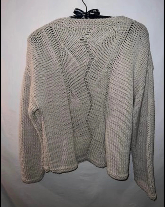 tan knit women’s sweater size medium 4