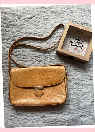 Petit sac à main marron clair – Style minimaliste, bon état, défauts discrets, zustand: Zufriedenstellend, 8,55 €, 9,68 € beinhaltet Vinted-Käuferschutz Pro