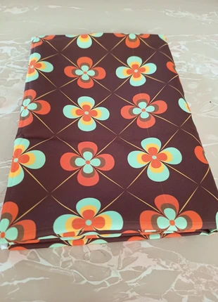 Coupon tissu rétro fleuri, marque: Couture, état: Très bon état, 10,00 €, 11,20 € Protection acheteurs (Pro) incluse