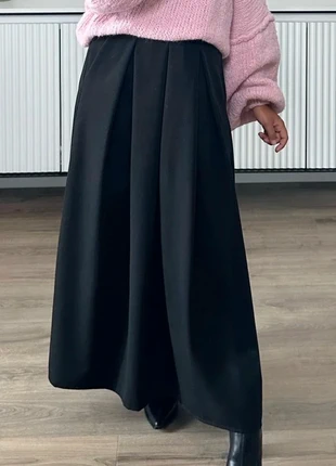 Jupe trapèze noire TU, état: Très bon état, taille: Taille unique, 17,00 €, 18,55 € Protection acheteurs incluse